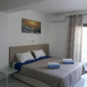 P.l Hermes & Apartment Larnaka